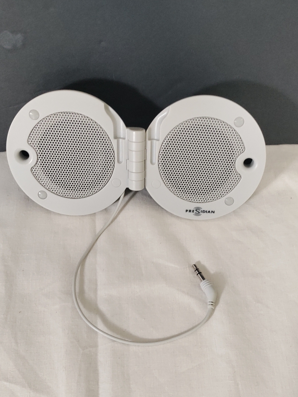 Presidian Speaker 40-111 / 08A06 Retro Portable Speaker 3.5 Tested Clamshell